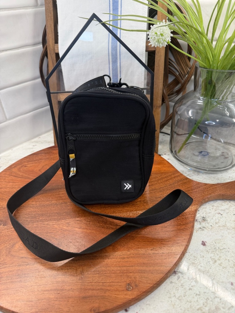 Threads Black Crossbody Wallet Bag